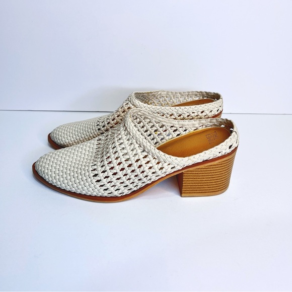 Cream Woven Block Heel Western Mule Women's 9 Casual Slip On - Picture 3 of 8